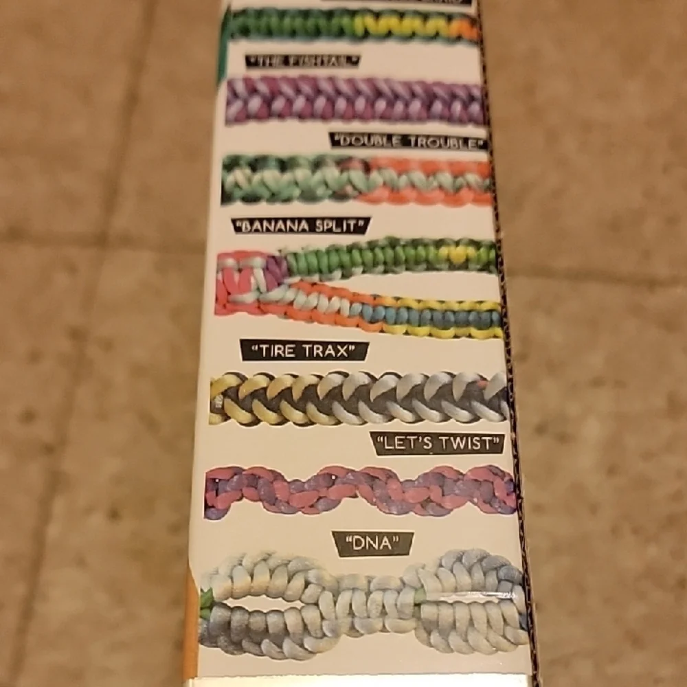 FASHION ANGELS Stretchy Friendship Music Festival Bracelet Craft Kit for Kids